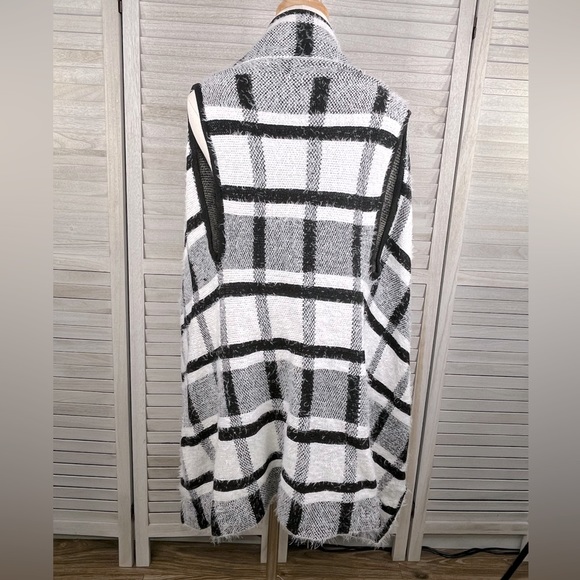 Sweater Vest Longline Open Front Black & White Windowpane Check Eyelash-Large - Picture 3 of 3